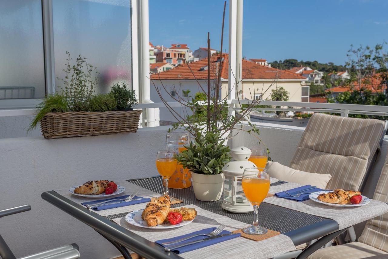 So Hvar So Good! Spacious With Terrace Apartment Hvar Town Exterior photo